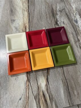 Tuttocasa Set of 6 Stackable Melamine Square Appetizer Snack Plates Retro 4.4”.